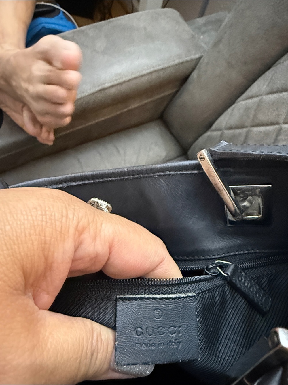 Gucci Black GG Supreme Shoulder Bucket Bag - Picture 7 of 8